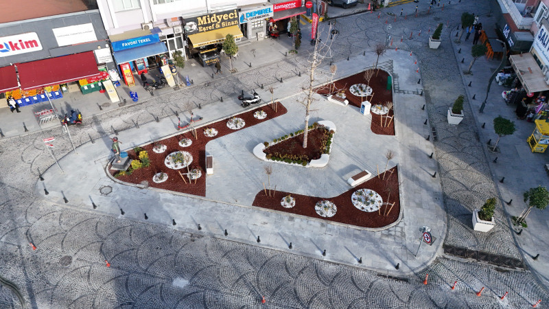 Yoğurtçu Heykeli Meydanı’ndaki Çalışmalar Tamamlandı