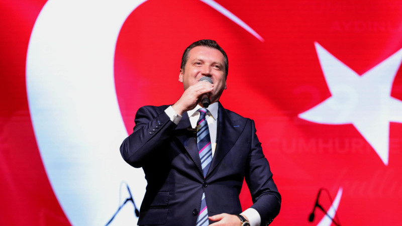“Bir kez daha haykırıyoruz, egemenlik kayıtsız şartsız milletindir!”