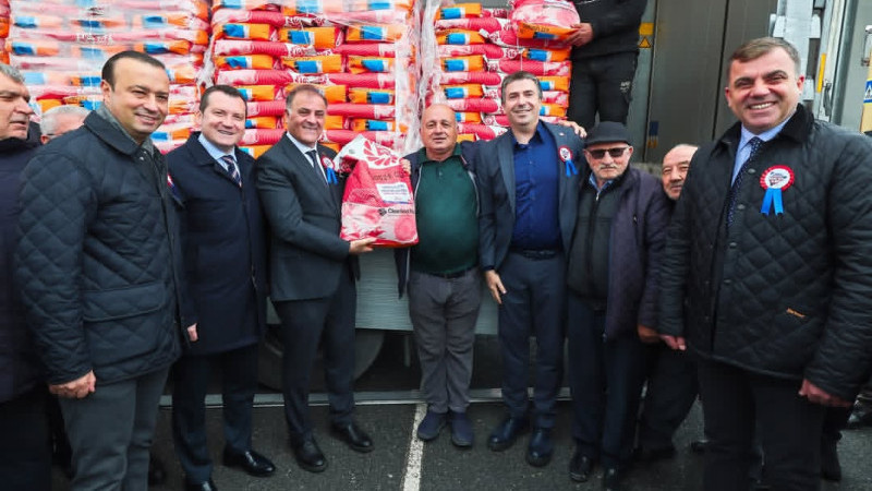 Silivri’de üreticiye güçlü destek: Ayçiçeği tohumu çiftçiyle buluştu