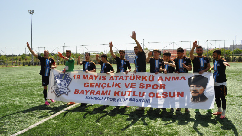 KAVAKLI ZİRVEYİ – ZİRVE KAVAKLI’YI ÇOK SEVDİ ( 2 – 2 )   