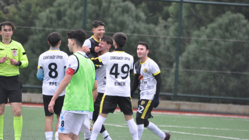 SİLİVRİ DERBİSİNDE  ÇANTAKÖYSPOR GENÇ DÖRT KÖŞE ( 4 – 1 )   