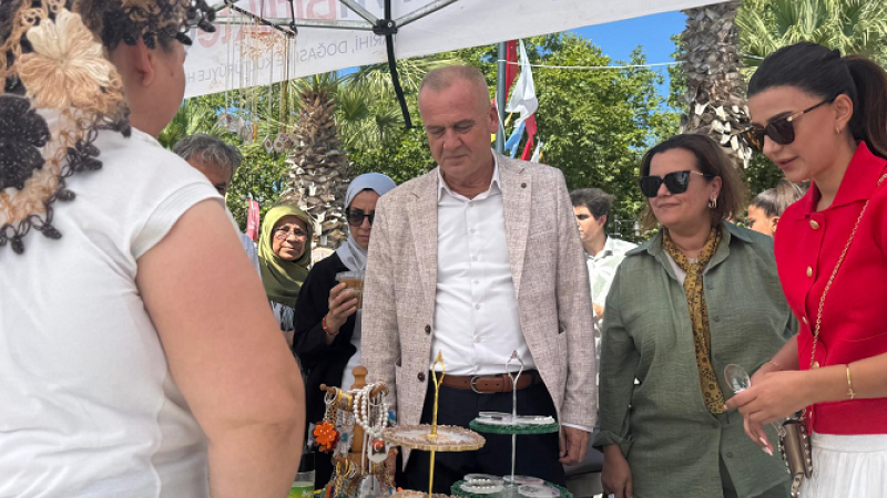 AK Parti Silivri Teşkilatı, Aşure Günü’nde Vatandaşlarla Buluştu