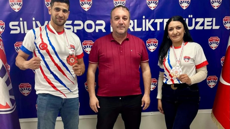 SİLİVRİSPOR’DAN TÜRKİYE KİCK BOKS ŞAMPİYONASI’NDA ÇİFTE GURUR