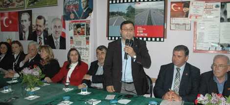 Ak Parti Danamandıra'da Moral Depoladı